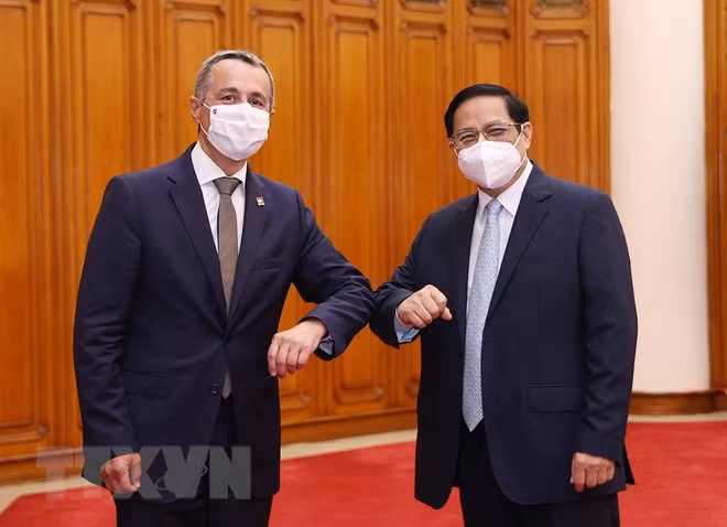 越南政府总理范明政会见瑞士联邦副总统兼外交部长卡西斯 ảnh 2