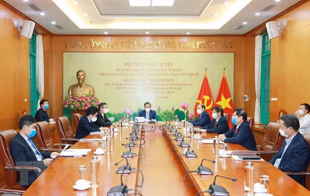 越南共产党与智利共产党举行在线研讨会 ảnh 1