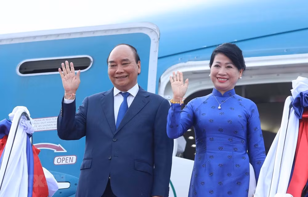 越南国家主席阮春福圆满结束对老挝进行的正式友好访问 ảnh 1