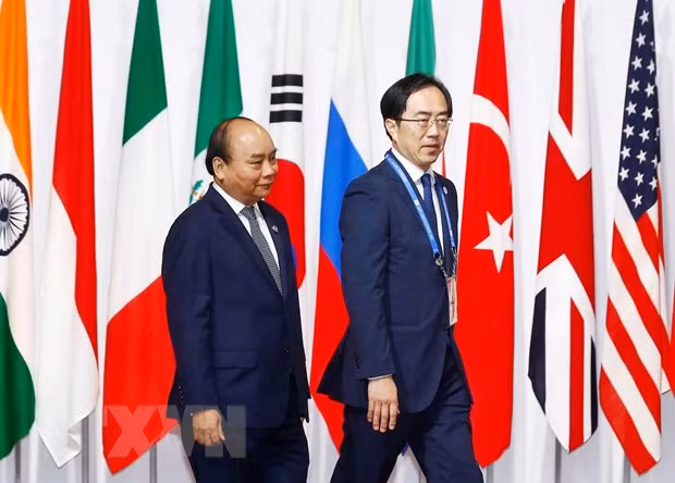 越南政府总理阮春福会见日本一流科技企业领导代表 ảnh 1