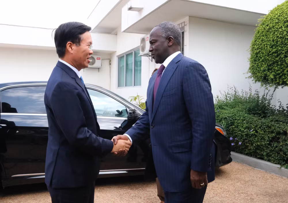 越共中央宣教部部长武文赏会见科特迪瓦总理和国家勋位委员会主席 ảnh 2