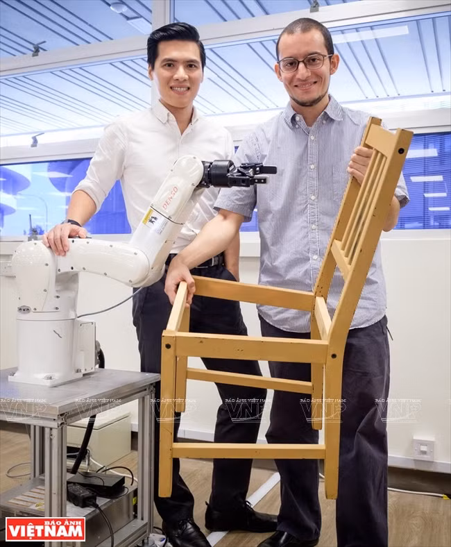 范光强副教授与“越南制造”机器人的蓝图 ảnh 3