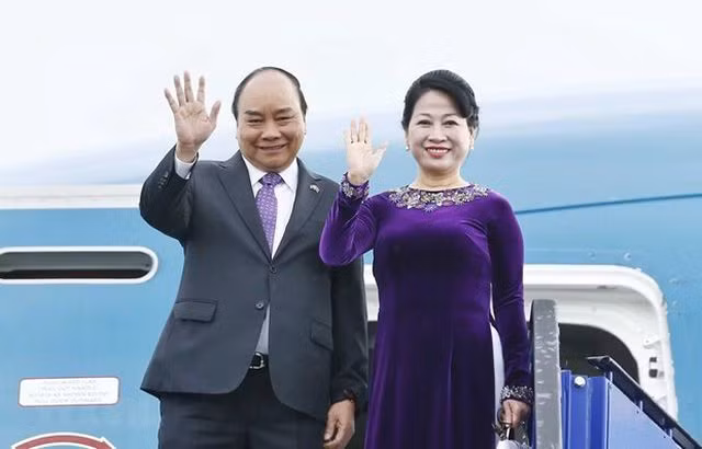 越南政府总理阮春福启程出席G20峰会和访问日本 ảnh 1 越南政府总理阮春福启程出席G20峰会和访问日本 ảnh 1