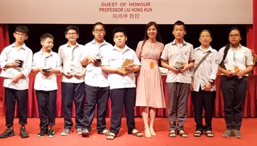 越南学生在亚太地区数学奥林匹克竞赛获得5枚金牌 ảnh 1 越南学生在亚太地区数学奥林匹克竞赛获得5枚金牌 ảnh 1