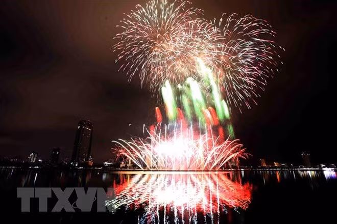  岘港市将燃放烟花欢庆成立直辖市22周年暨己亥新春 ảnh 1