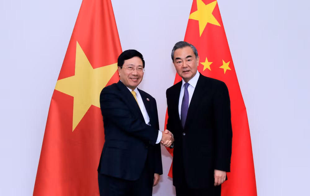 越中两国外交部长举行会谈 ảnh 1