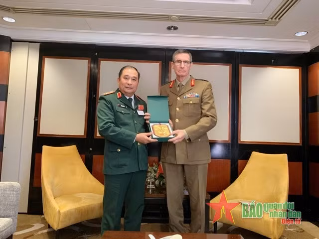 越南人民军副总参谋长冯士晋中将出席2022年印太国防司令会议 ảnh 2