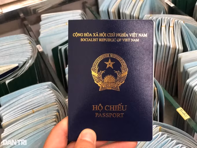 越南驻德国大使馆临时为新护照持有人签发附加证明 ảnh 1 越南驻德国大使馆临时为新护照持有人签发附加证明 ảnh 1