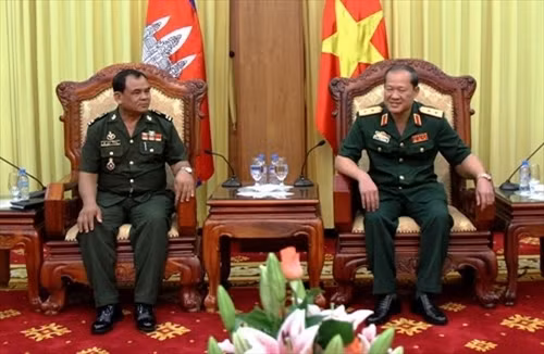 越柬军队加强机要工作的合作 ảnh 1