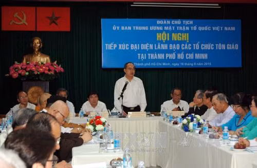 越南祖国阵线中央委员会主席团与胡志明市各宗教代表会面 ảnh 1