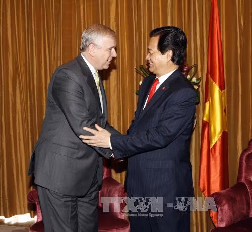 越南政府总理阮晋勇会见英国約克公爵安德魯王子 ảnh 1