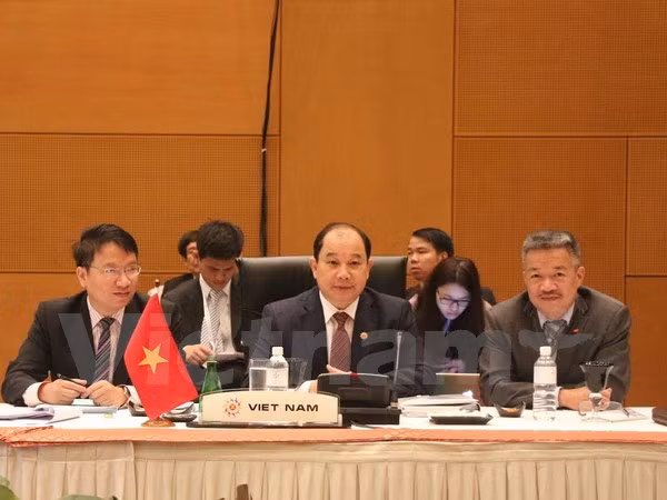 东盟各国重申决心今年底建成东盟经济共同体的目标 ảnh 1