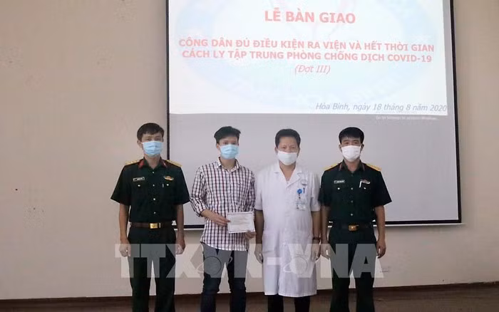 在和平省接受治疗的一例新冠肺炎确诊病例治愈出院 ảnh 1