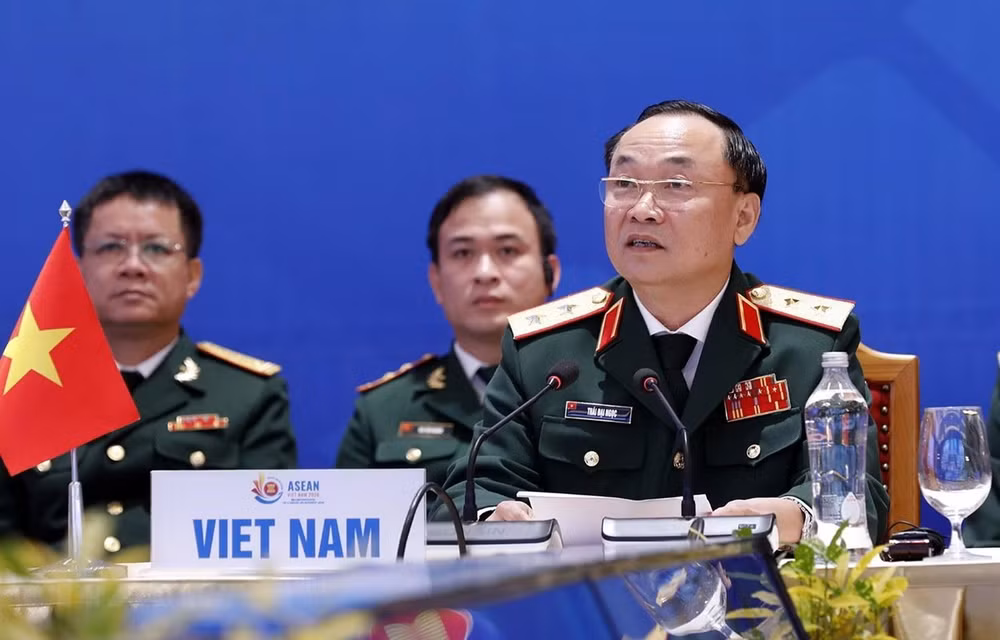 ASEAN 2020： 加强军事合作 致力于一个齐心协力与主动适应的东盟 ảnh 1