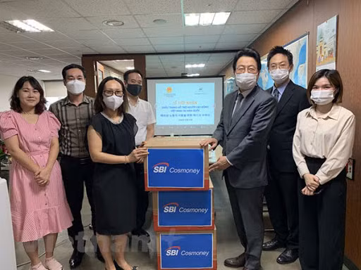 韩国企业向越南劳务人员捐赠1万只医用口罩 ảnh 1 韩国企业向越南劳务人员捐赠1万只医用口罩 ảnh 1