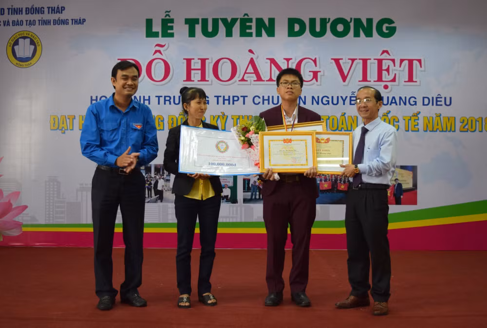 同塔省学生荣获2018年国际数学奥林匹克竞赛铜牌 ảnh 1