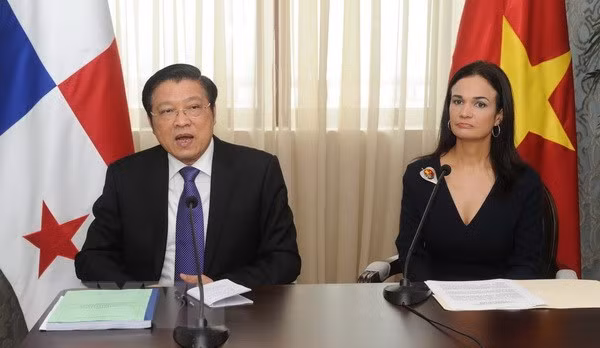 越南共产党代表团访问巴拿马 ảnh 2