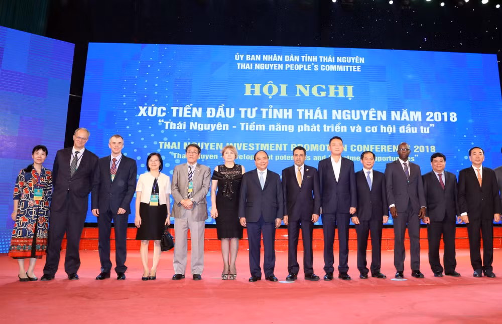 政府总理阮春福出席太原省投资促进会议 ảnh 1