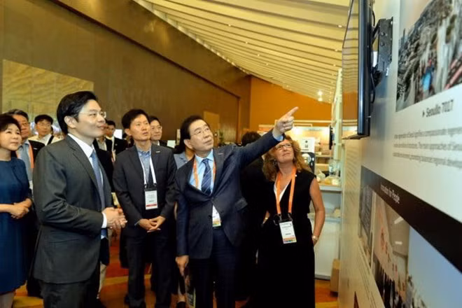 越南出席2018年世界城市峰会市长论坛 ảnh 1