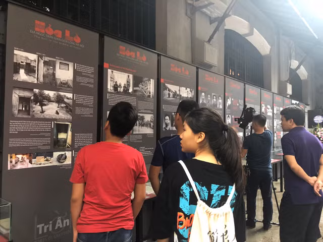 越南伤残军人与烈士日71周年：“感恩之语”展正式开幕 ảnh 2