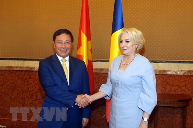 越南政府副总理兼外长范平明对罗马尼亚进行正式访问 ảnh 1 越南政府副总理兼外长范平明对罗马尼亚进行正式访问 ảnh 1