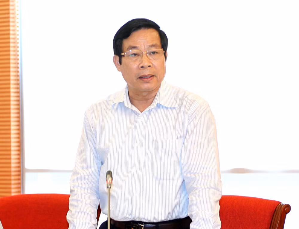 党政建设： 越共中央政治局决定对原信息传媒部部长阮北山和部长张明俊给予违纪处分 ảnh 1