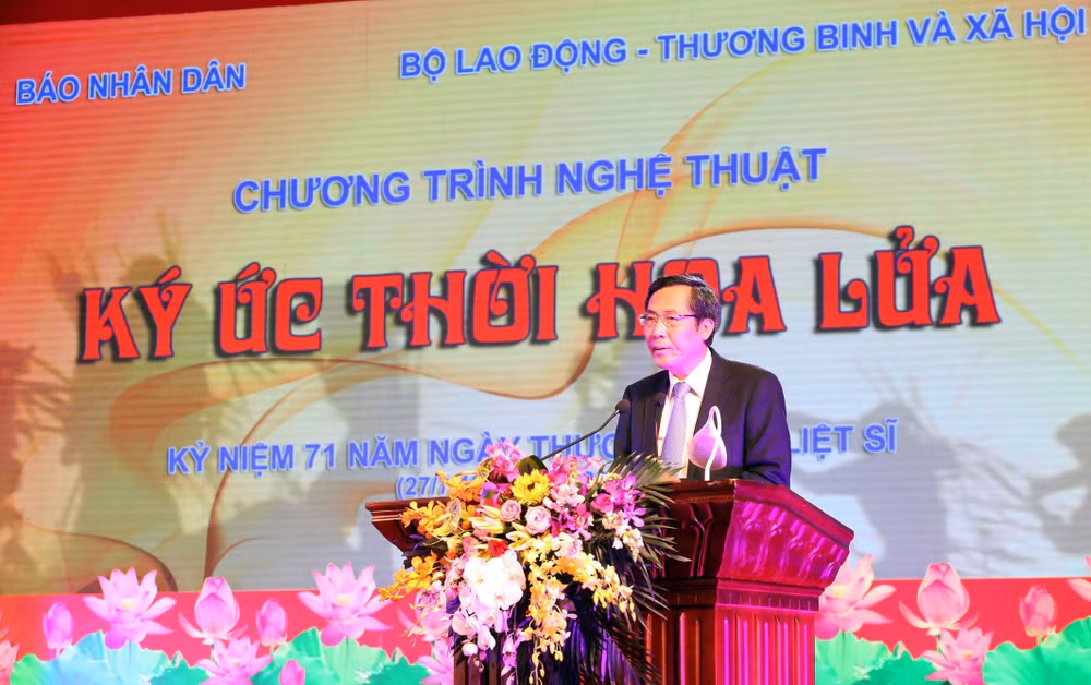 “战火记忆”文艺晚会：缅怀英雄烈士的功劳 ảnh 2