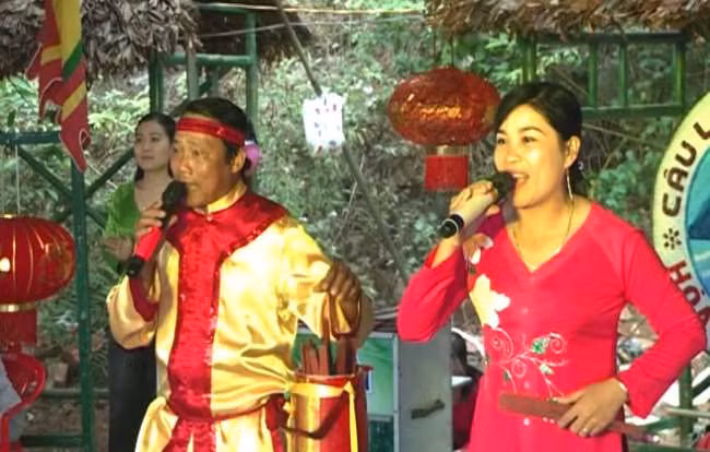 岘港市在韩江东岸试点举行牌追会 ảnh 1