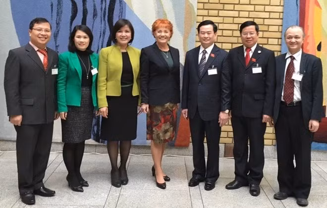 越南国会司法委员会访问挪威 ảnh 1 越南国会司法委员会访问挪威 ảnh 1