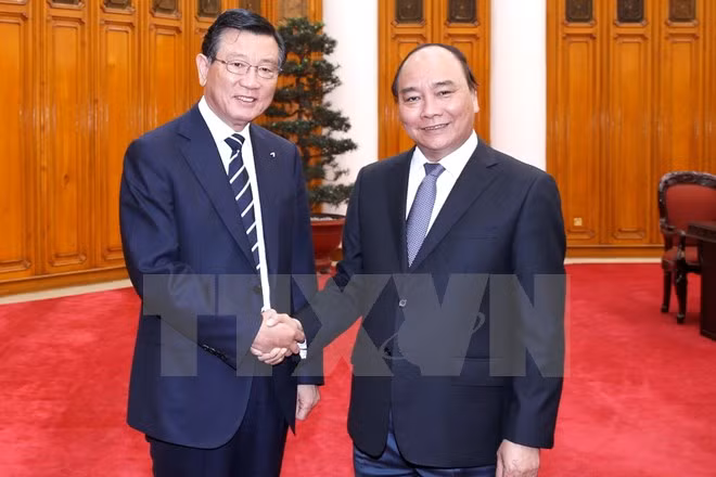 越南政府总理阮春福会见韩国锦湖韩亚集团董事长朴三求 ảnh 1 越南政府总理阮春福会见韩国锦湖韩亚集团董事长朴三求 ảnh 1