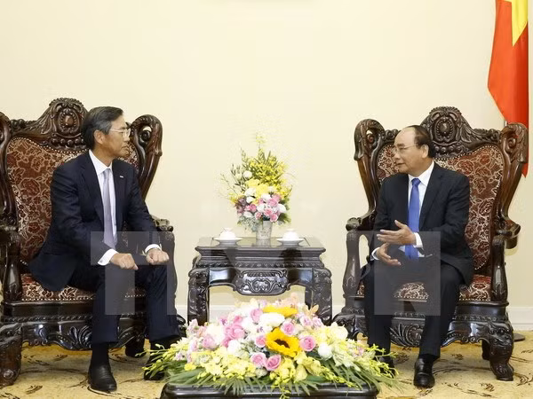 越南政府总理阮春福会见日本三井住友银行领导人 ảnh 1