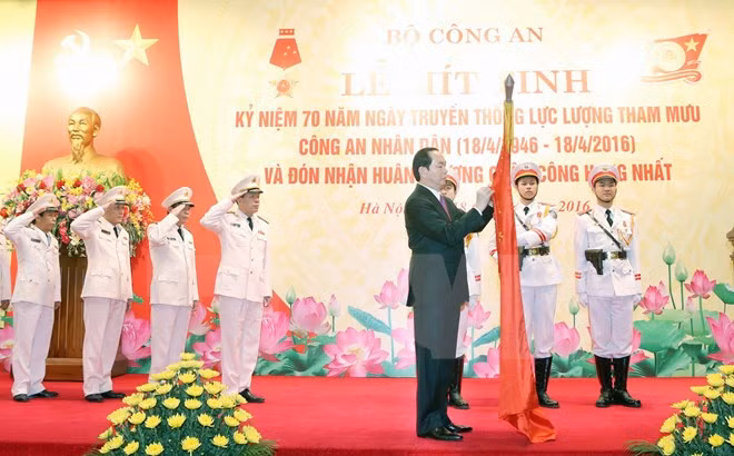国家主席陈大光出席越南人民公安参谋力量传统日70周年纪念典礼 ảnh 1 国家主席陈大光出席越南人民公安参谋力量传统日70周年纪念典礼 ảnh 1