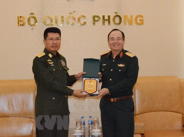 越南人民军副总参谋长范玉明会见缅甸客人 ảnh 1 越南人民军副总参谋长范玉明会见缅甸客人 ảnh 1