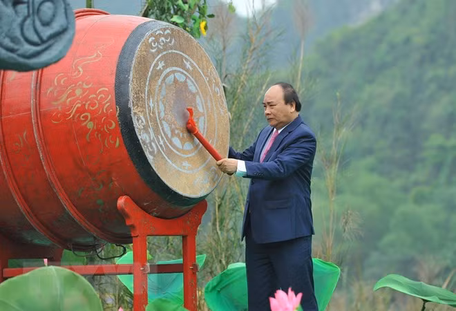 越南政府总理阮春福出席2018年长安庙会开幕式 ảnh 1