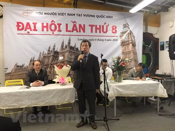 旅英越南人协会更加注重咨询和交流活动 ảnh 1