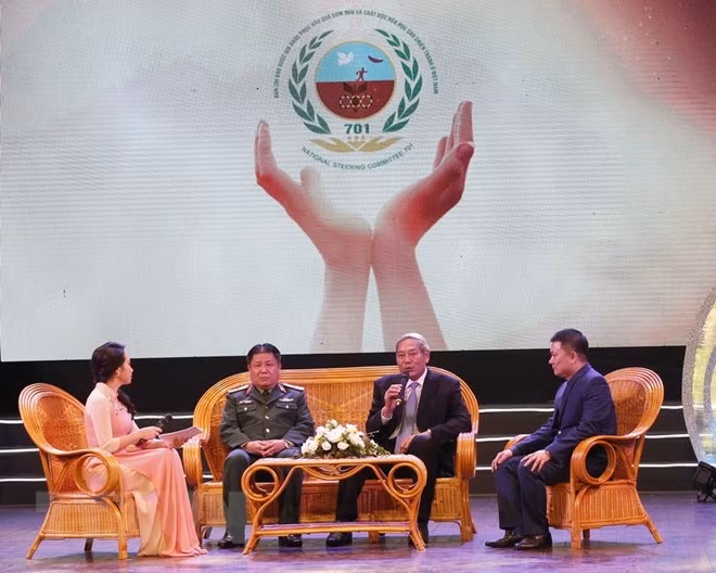 阮春福：调动各方面资源投入战后遗留炸弹地雷及化学毒剂后果克服工作 ảnh 2