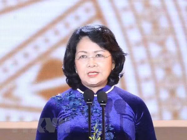 越南国家副主席邓氏玉盛前往澳大利亚出席第28届全球妇女峰会 ảnh 1 越南国家副主席邓氏玉盛前往澳大利亚出席第28届全球妇女峰会 ảnh 1