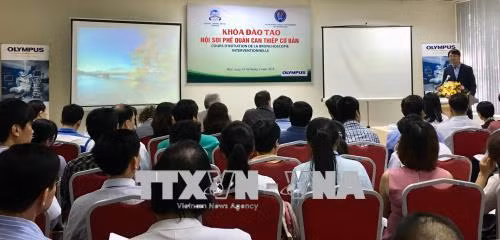 法国专家协助越南医生提高呼吸内境介入治疗技术 ảnh 1