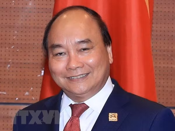 越南政府总理阮春福启程出席暹粒省召开的第三届湄公河委员会峰会 ảnh 1 越南政府总理阮春福启程出席暹粒省召开的第三届湄公河委员会峰会 ảnh 1