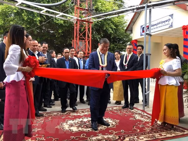 越南援建柬埔寨柴桢省电视发射台正式落成 ảnh 1