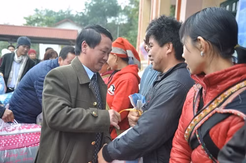 西北地区指导委员会领导春节前走访慰问老街省沙坝县人民 ảnh 1 西北地区指导委员会领导春节前走访慰问老街省沙坝县人民 ảnh 1