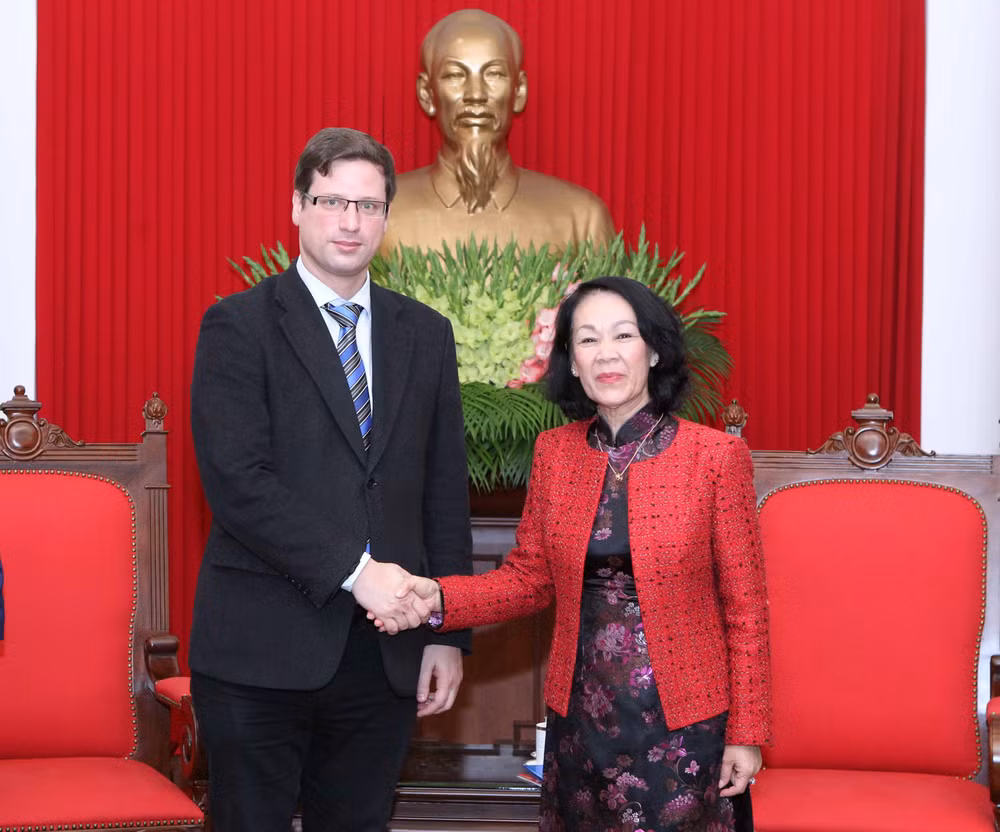 进一步加强越南共产党与匈牙利公民联盟党的关系 ảnh 1 进一步加强越南共产党与匈牙利公民联盟党的关系 ảnh 1