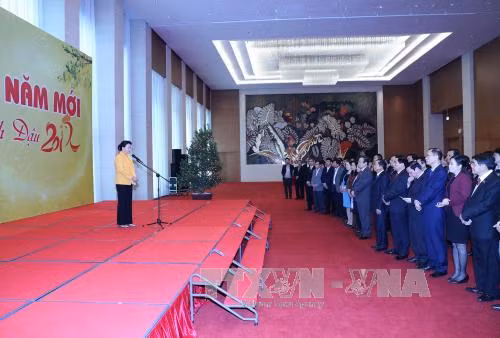 越南国会办公厅举行迎春见面会 ảnh 1