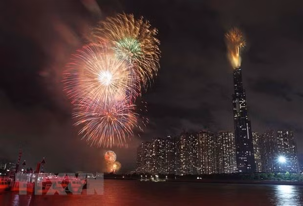 胡志明市将在7个地点燃放烟花 喜迎2020庚子年春节 ảnh 1
