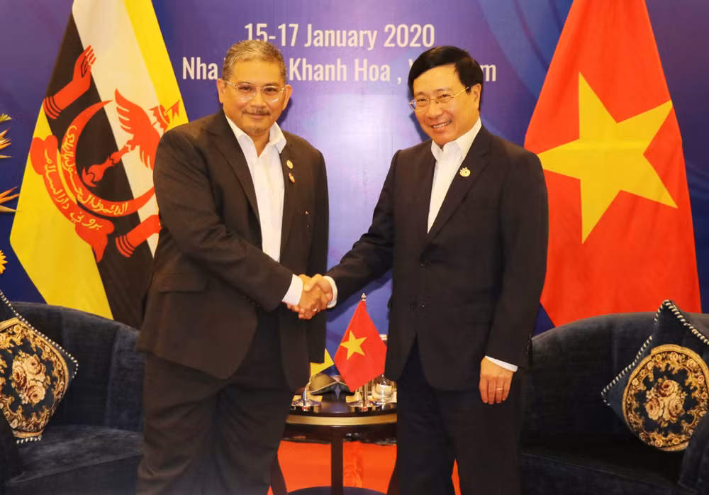 越南政府副总理兼外长范平明会见文莱外交部第二部长艾瑞万 ảnh 1 越南政府副总理兼外长范平明会见文莱外交部第二部长艾瑞万 ảnh 1
