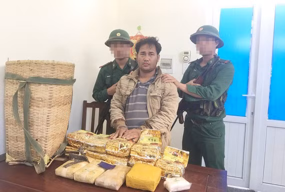 越南广治省与老挝联合破获一起从老挝运输毒品入境越南的案件 ảnh 1