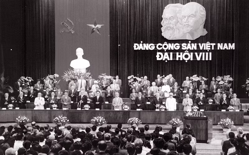 越南共产党的辉煌征程：党的第八次全国代表大会 ảnh 1