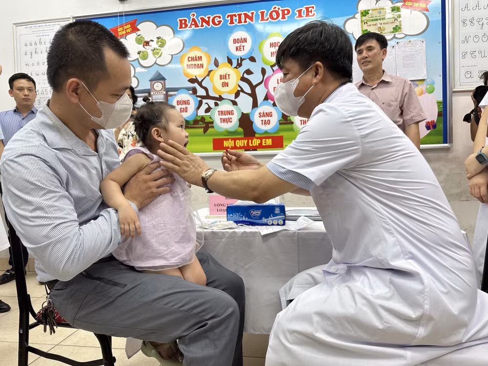 越南卫生部部长：已有办法保证疫苗供应 ảnh 2