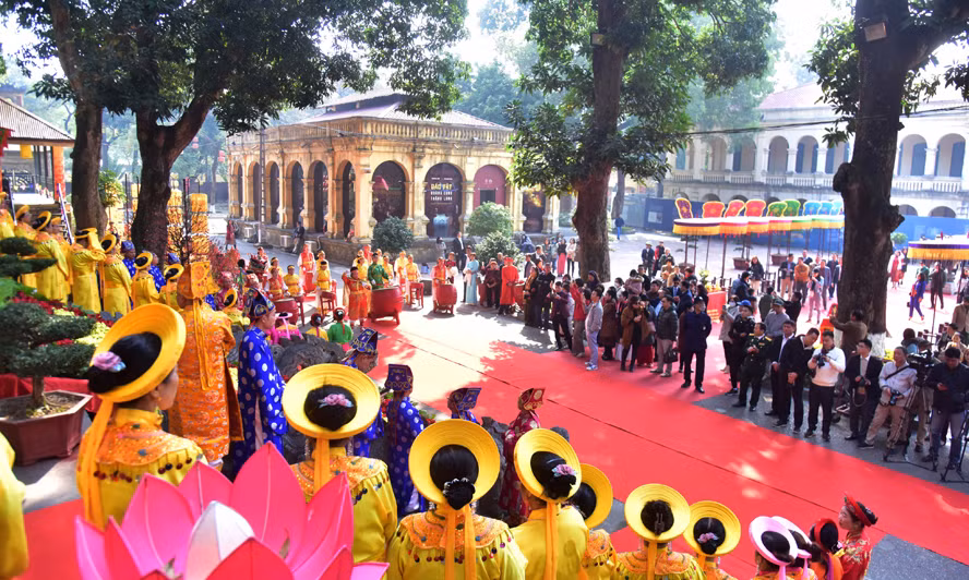 极具民族特色的进香开春仪式在河内升龙皇城举行 ảnh 2