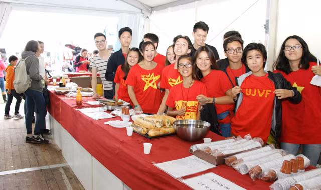 越南《人民报》社代表团出席法共第80次《人道报》节 ảnh 5